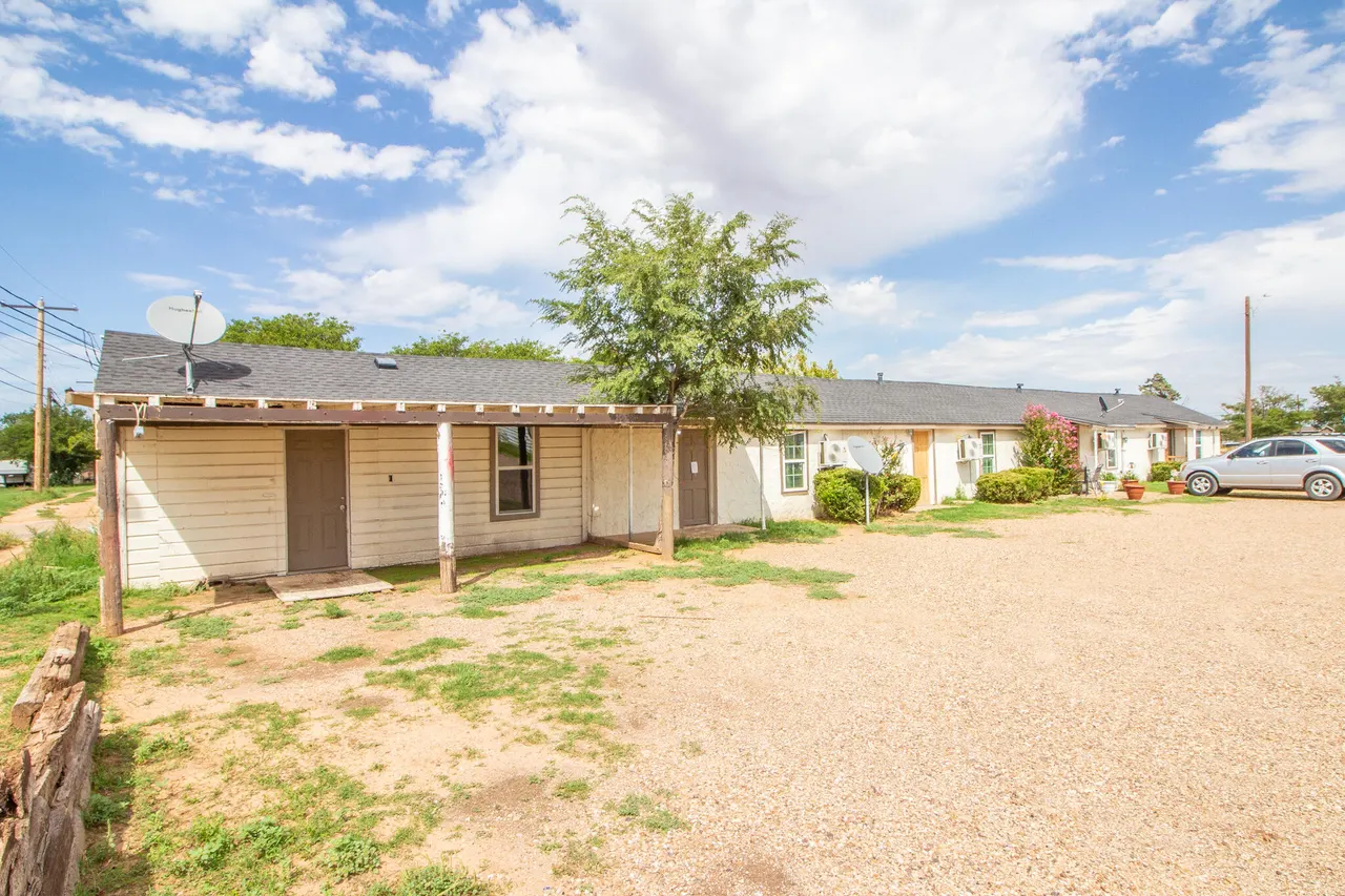 Photo 15 — 1305 S 9th Street, Slaton, TX 79364