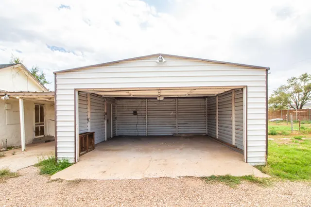 Photo 3 — 1305 S 9th Street, Slaton, TX 79364