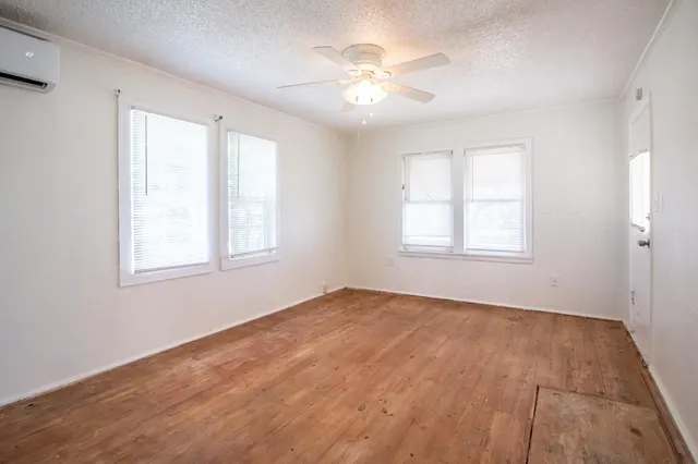 Photo 5 — 1305 S 9th Street, Slaton, TX 79364