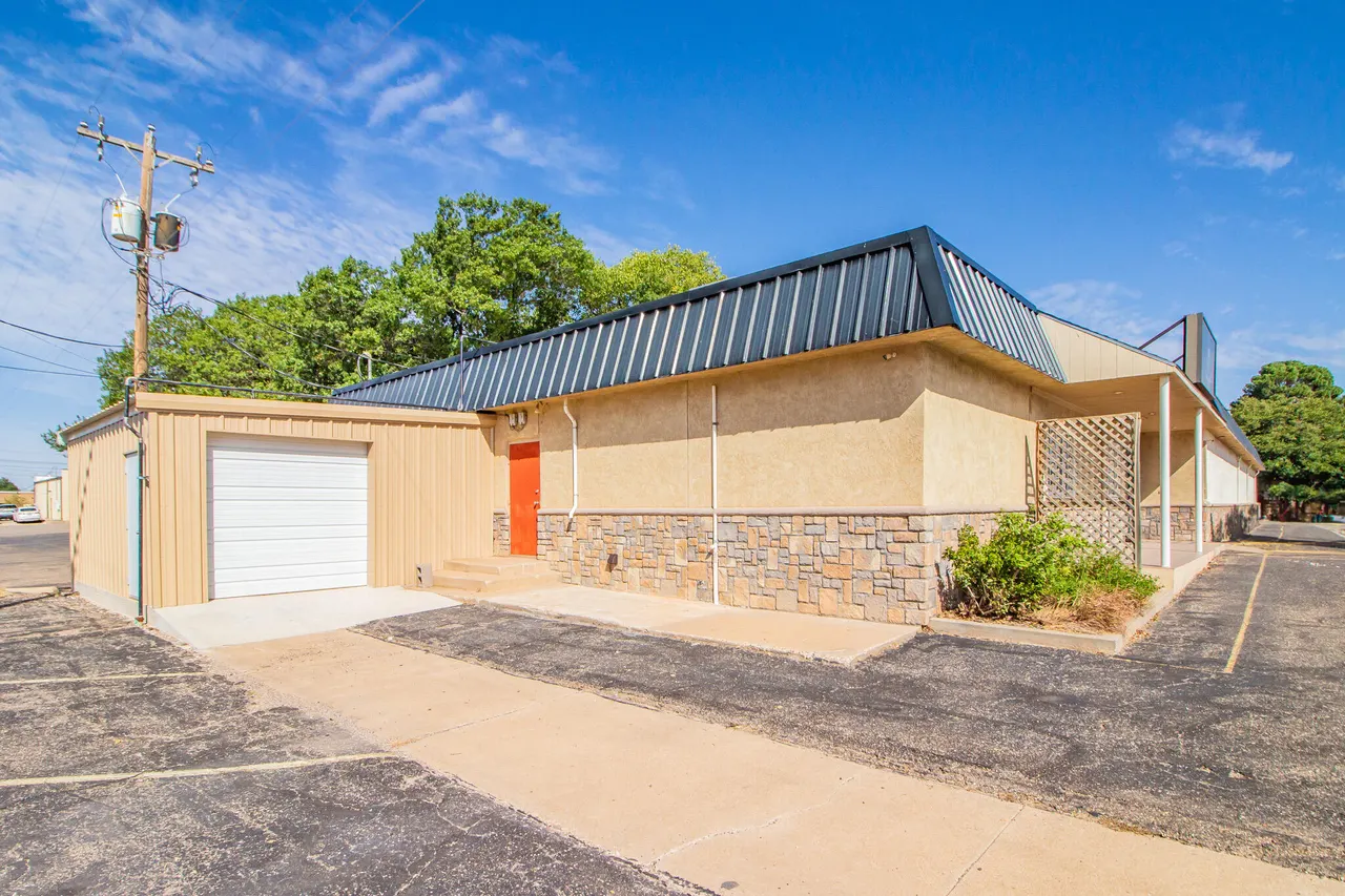 Photo 5 — 5217 50th Street, Lubbock, TX 79414