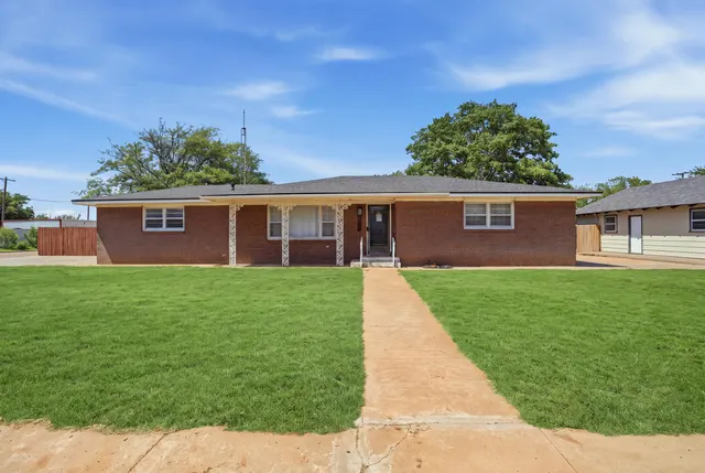 Photo 2 — 1114 8th  Street, Olton, TX 79064