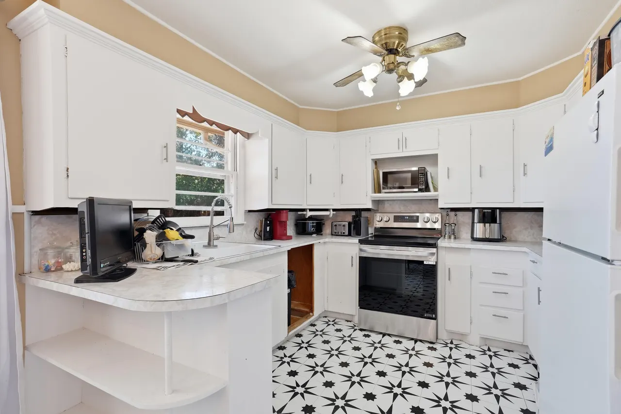 Photo 6 — 1114 8th  Street, Olton, TX 79064