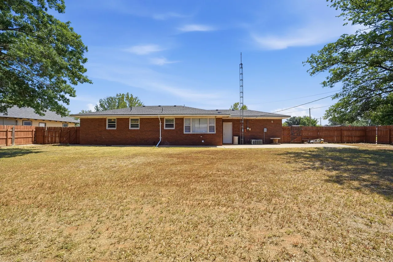 Photo 16 — 1114 8th  Street, Olton, TX 79064