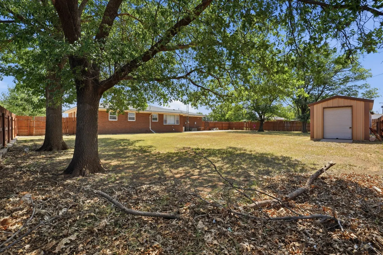 Photo 17 — 1114 8th  Street, Olton, TX 79064