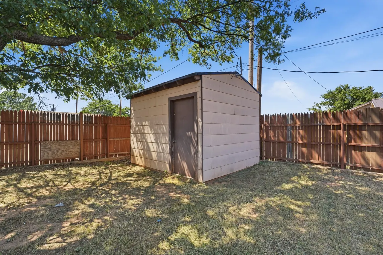 Photo 20 — 1114 8th  Street, Olton, TX 79064