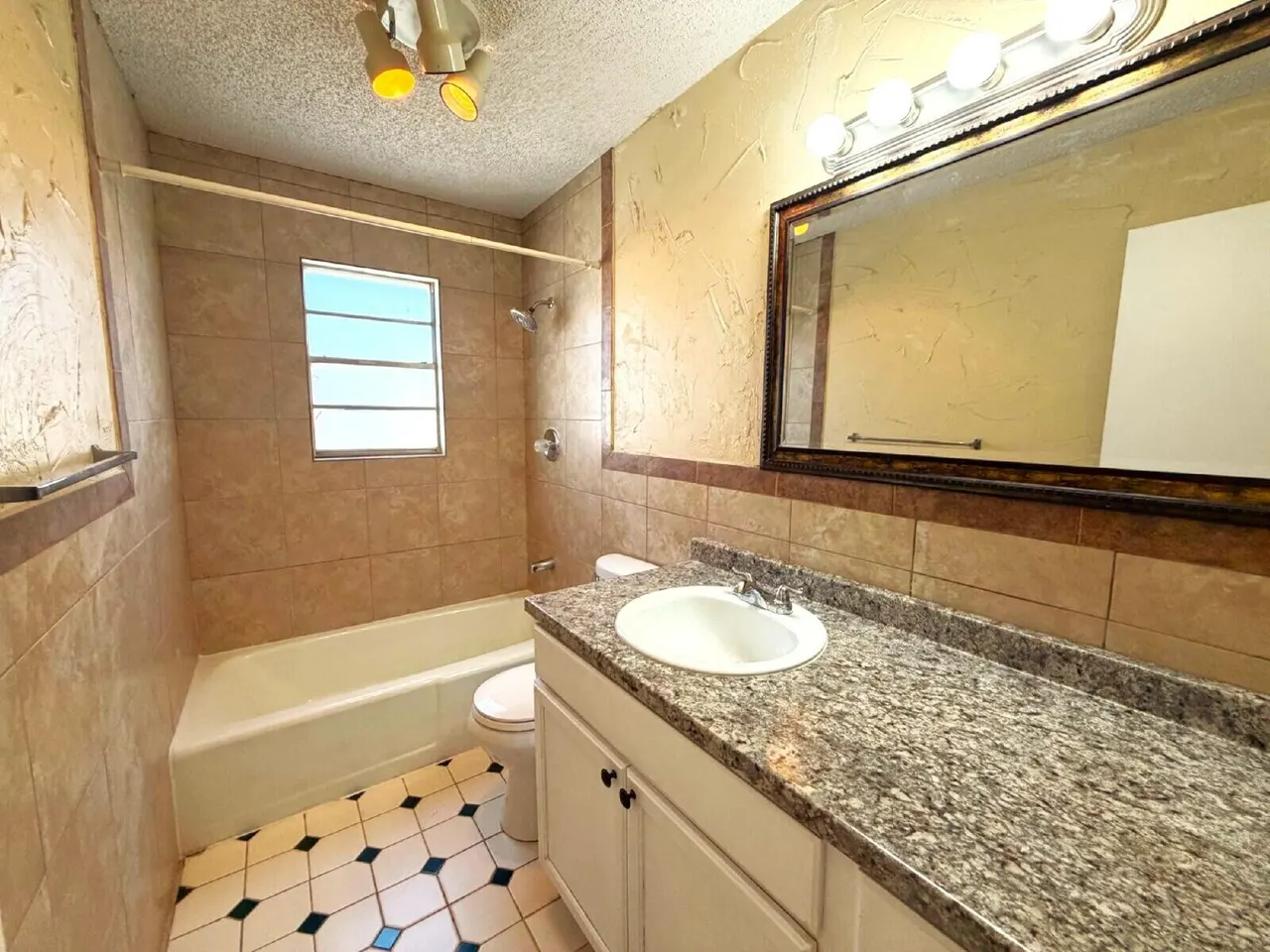 Photo 7 — 5015 52nd Street, Lubbock, TX 79414