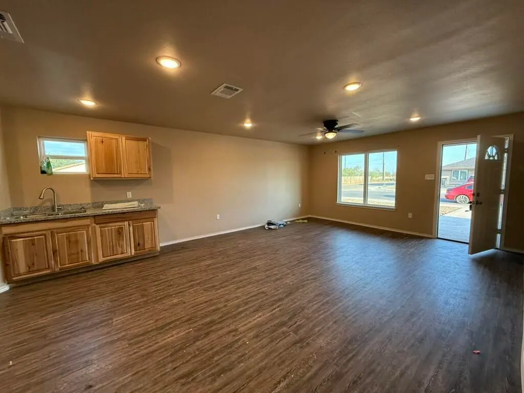 Photo 3 — 411 David Avenue, Lubbock, TX 79403
