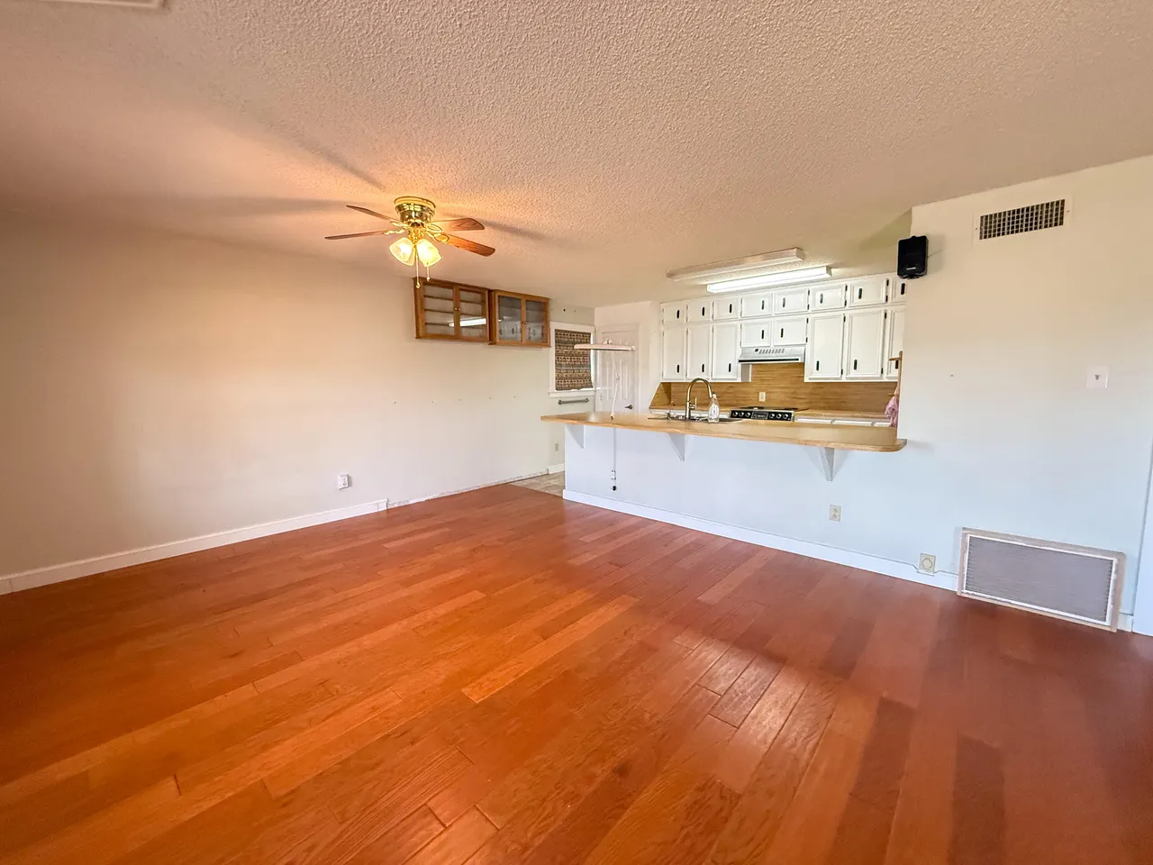 Photo 3 — 407 Kennedy Street, Smyer, TX 79367