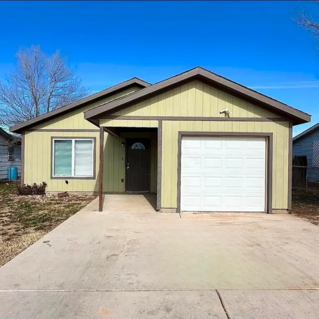 Photo 2 — 1319 E 16th Street, Lubbock, TX 79403