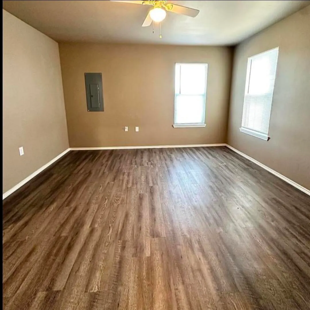 Photo 10 — 1319 E 16th Street, Lubbock, TX 79403