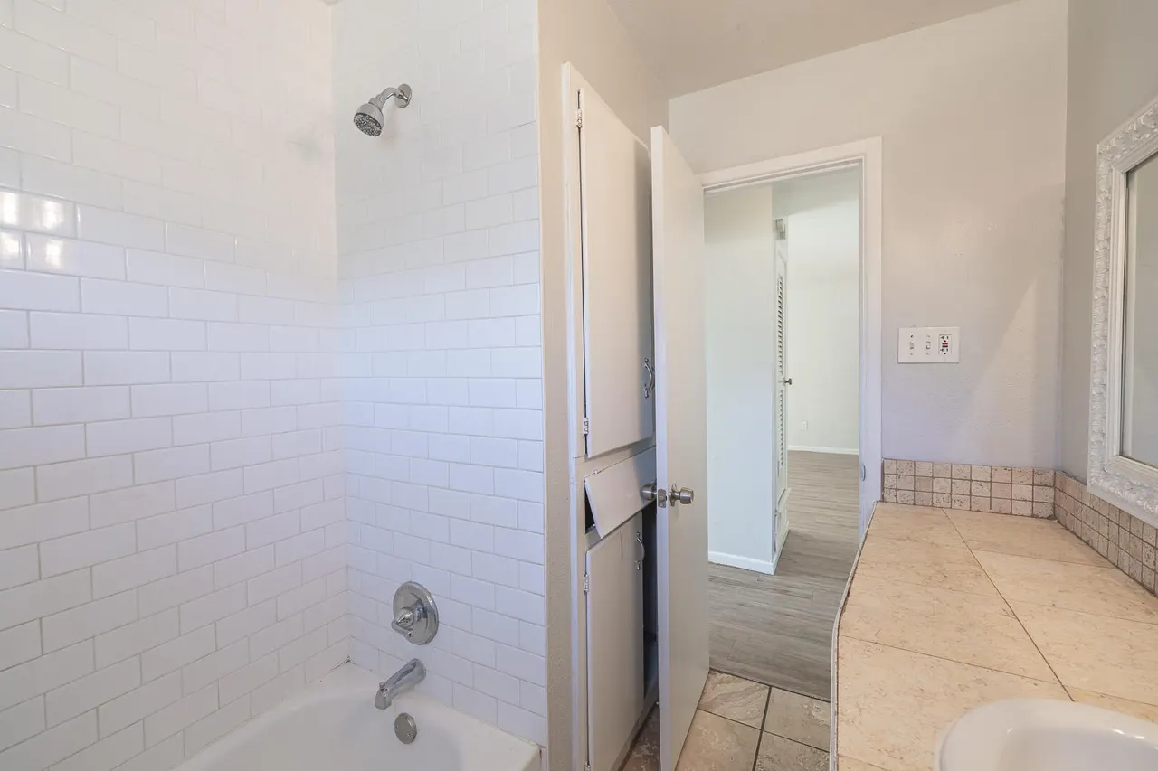 Photo 14 — 2402 46th Street, Lubbock, TX 79412
