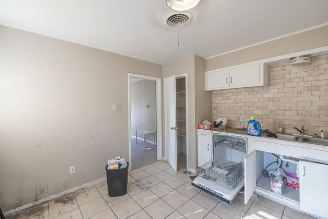 Photo 8 — 2408 46th Street, Lubbock, TX 79412
