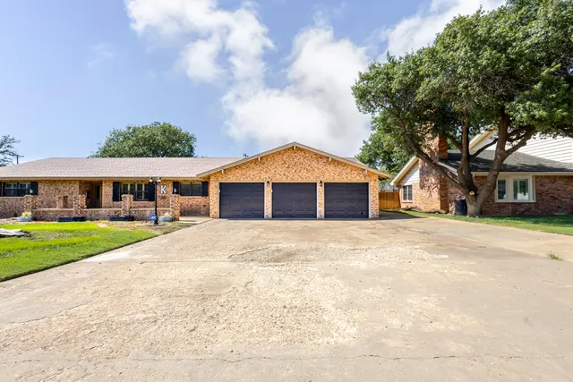 Photo 4 — 1311 Itasca Street, Plainview, TX 79072