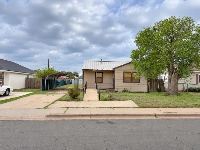 Photo 2 — 2803 Bates Street, Lubbock, TX 79415