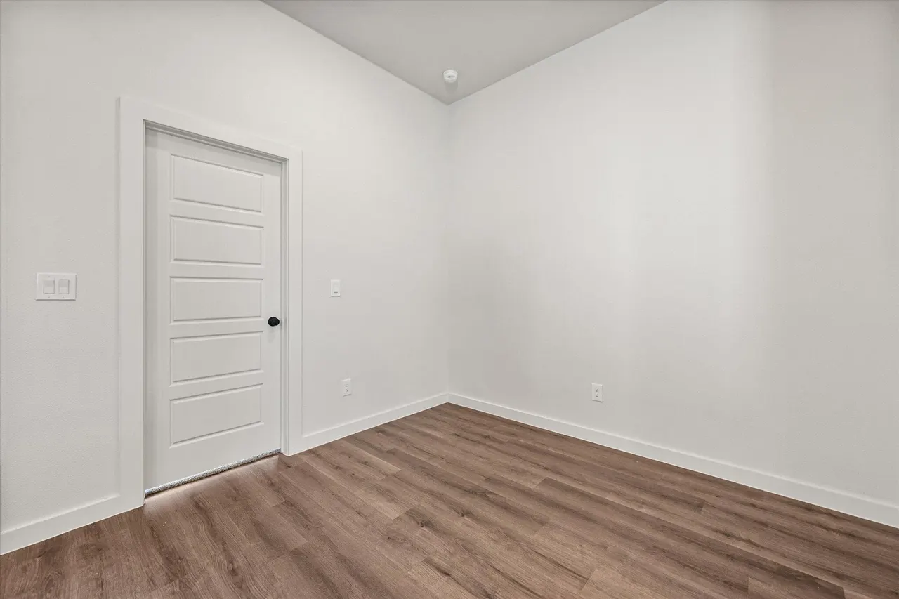 Photo 6 — 1305 Trenton Avenue, Lubbock, TX 79416