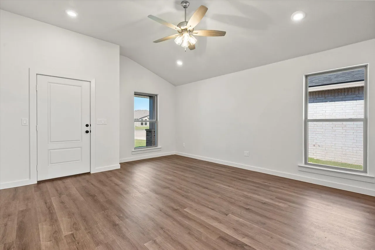 Photo 4 — 1305 Trenton Avenue, Lubbock, TX 79416