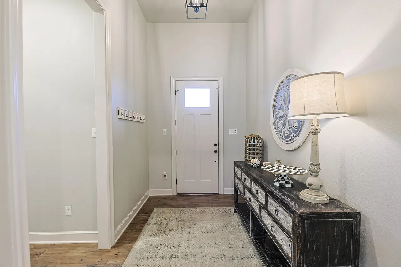 Photo 4 — 614 Calvin Drive, Wolfforth, TX 79382