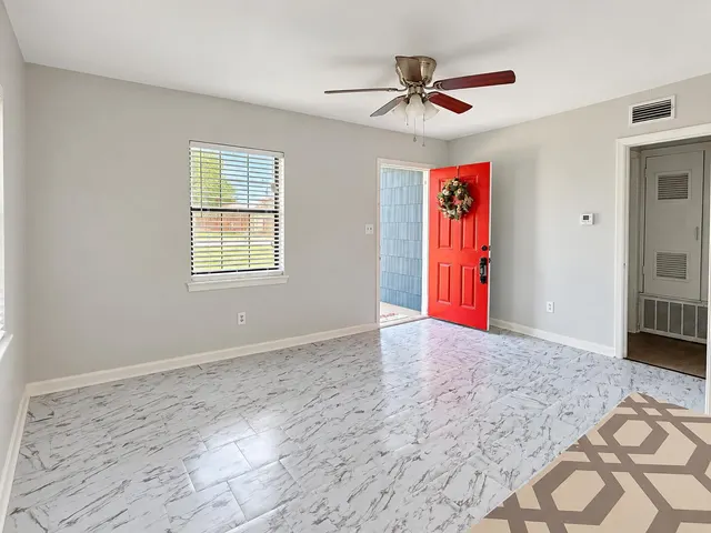 Photo 2 — 4804 Detroit Avenue, Lubbock, TX 79413