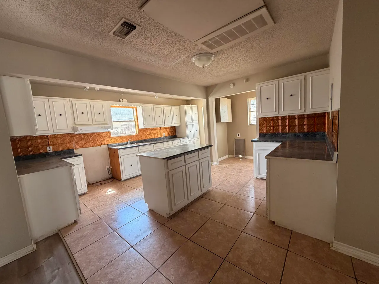 Photo 2 — 2707 92nd Street, Lubbock, TX 79423