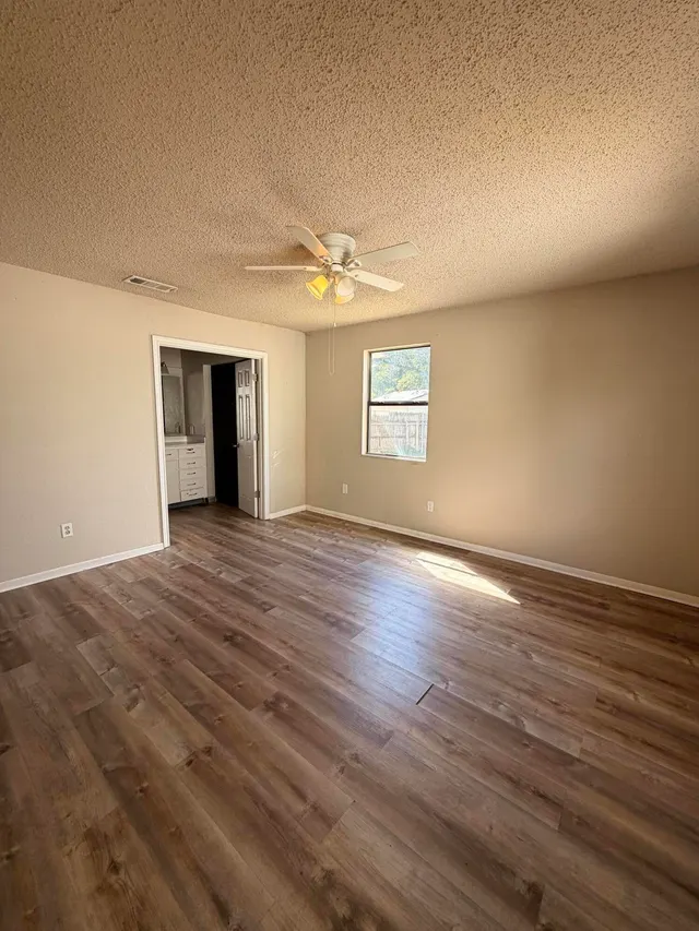 Photo 5 — 2707 92nd Street, Lubbock, TX 79423
