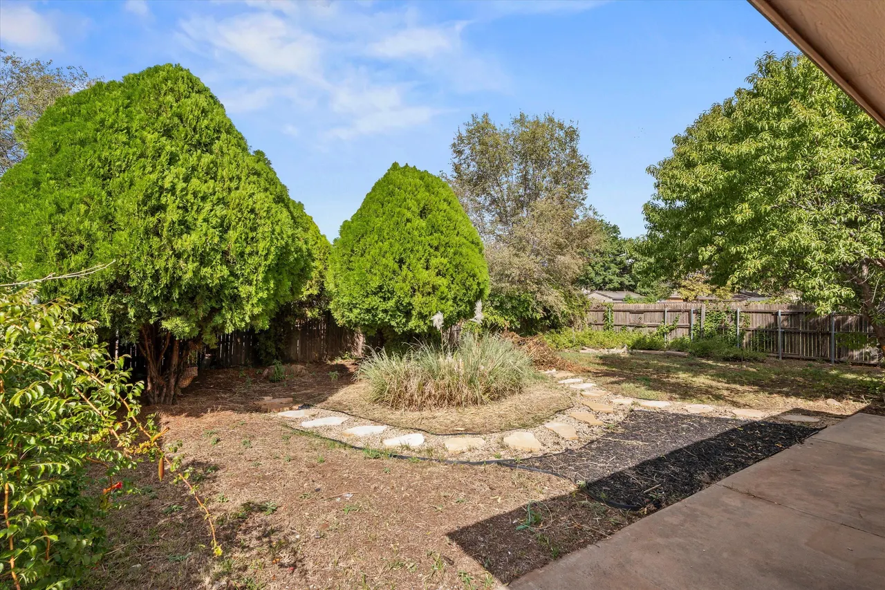 Photo 23 — 2320 94th Street, Lubbock, TX 79423