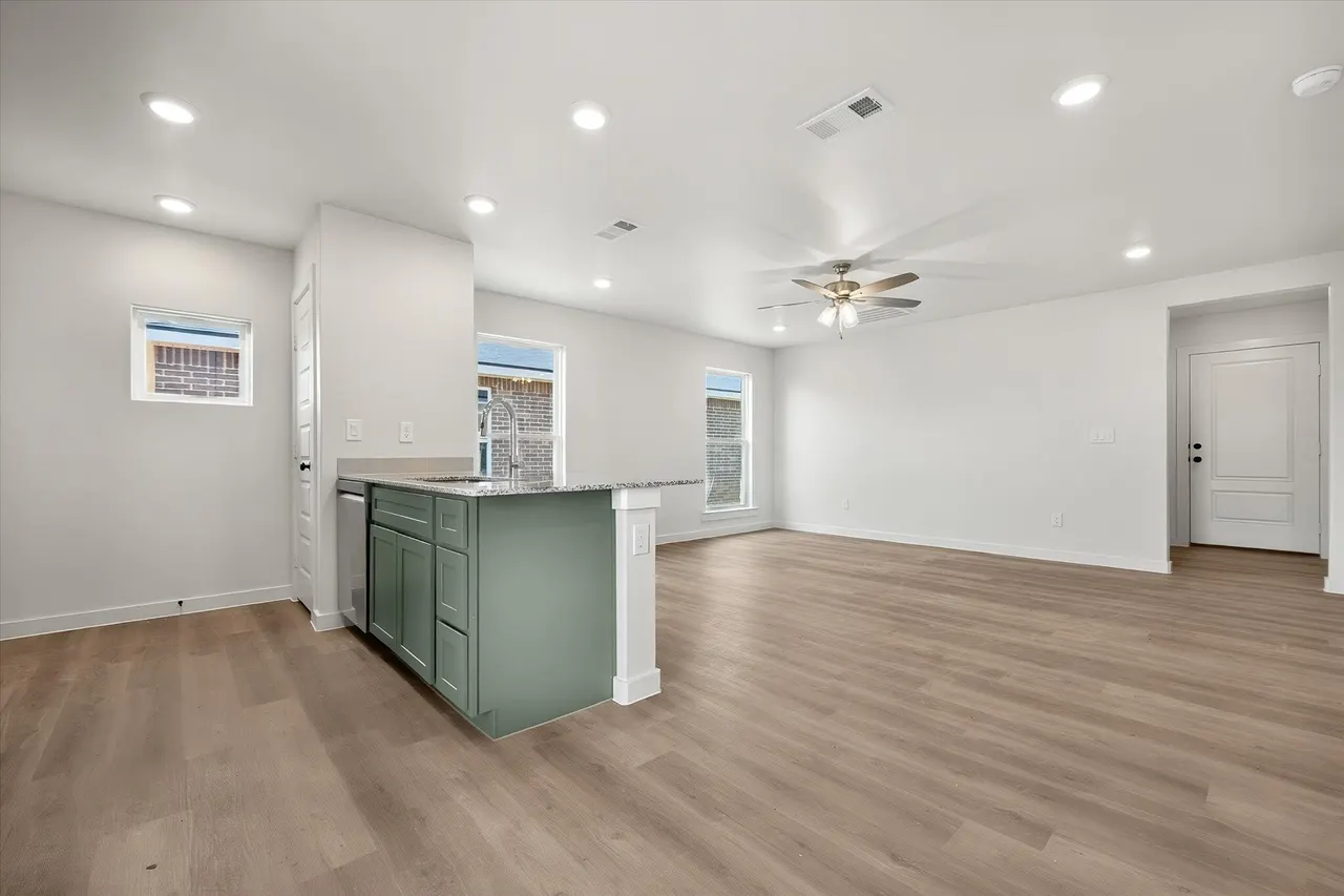 Photo 11 — 7431 64th Street, Lubbock, TX 79407