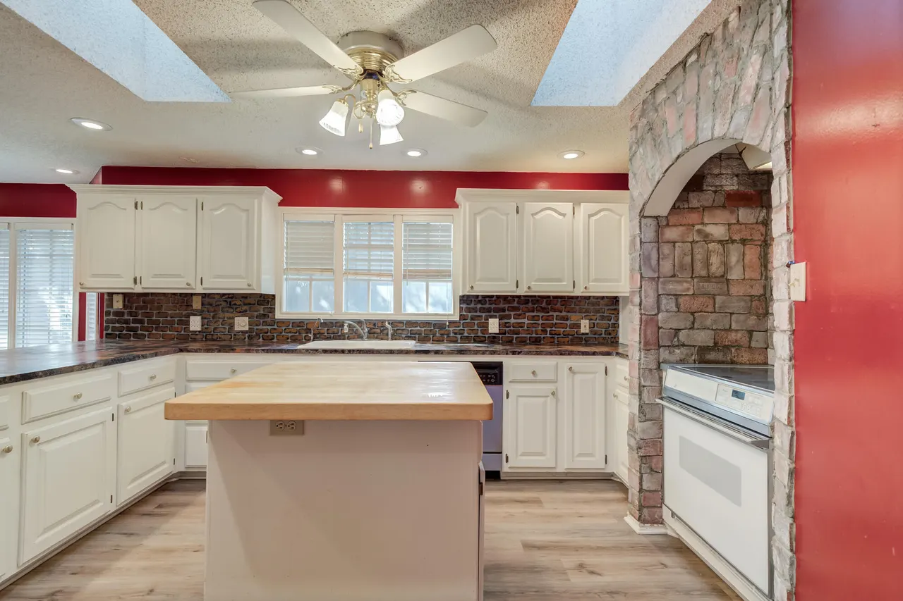 Photo 14 — 1725 E Broadway Street, Brownfield, TX 79316