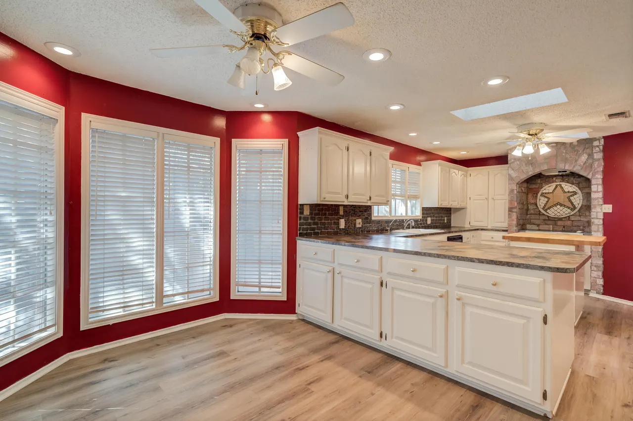 Photo 17 — 1725 E Broadway Street, Brownfield, TX 79316