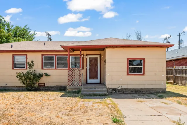 Photo 3 — 1613 43rd Street, Lubbock, TX 79412