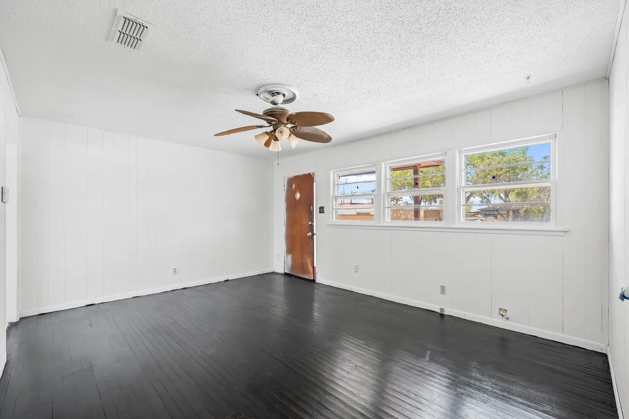 Photo 8 — 1613 43rd Street, Lubbock, TX 79412