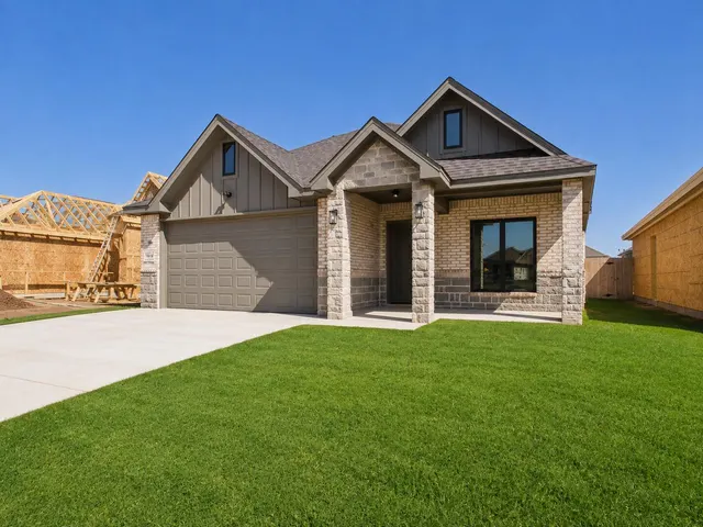 Front exterior — 7014 18th Place, Lubbock, TX 79416