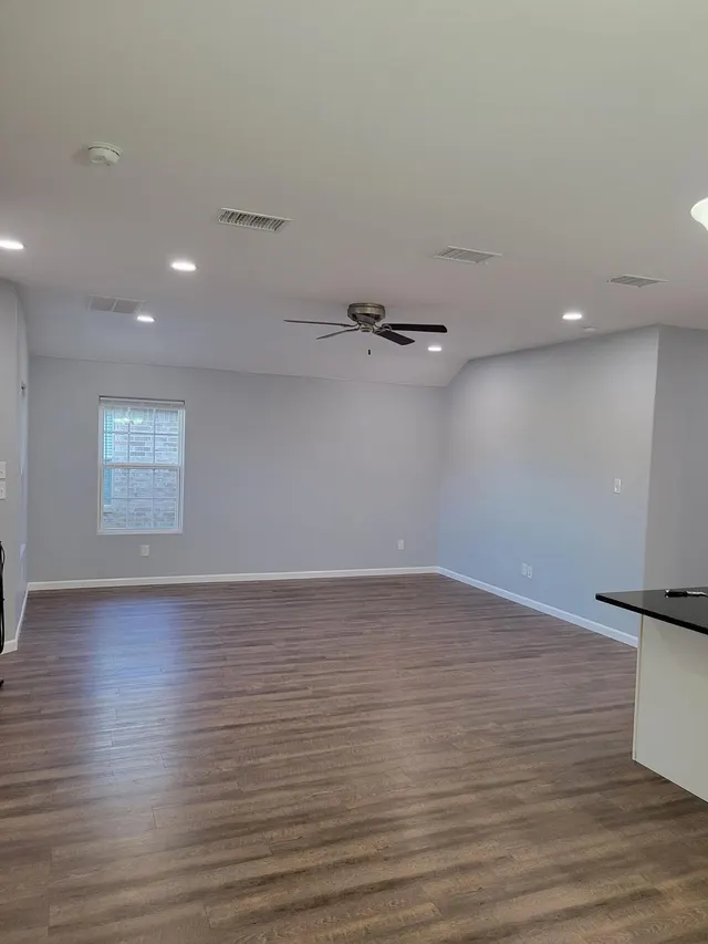 Photo 4 — 1402 16th Street B, Shallowater, TX 79363