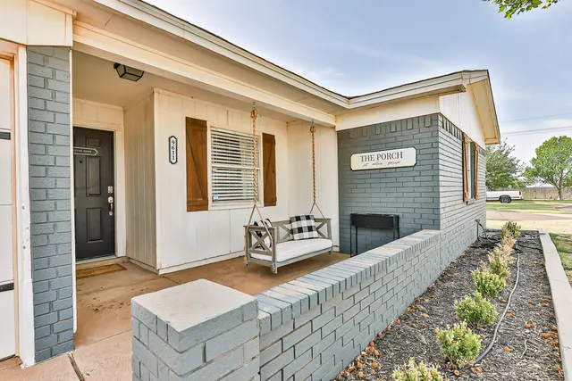 Photo 2 — 9611 Bangor Avenue, Lubbock, TX 79424