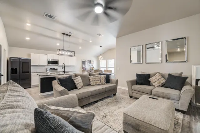 Photo 2 — 3203 Valencia Avenue, Lubbock, TX 79407