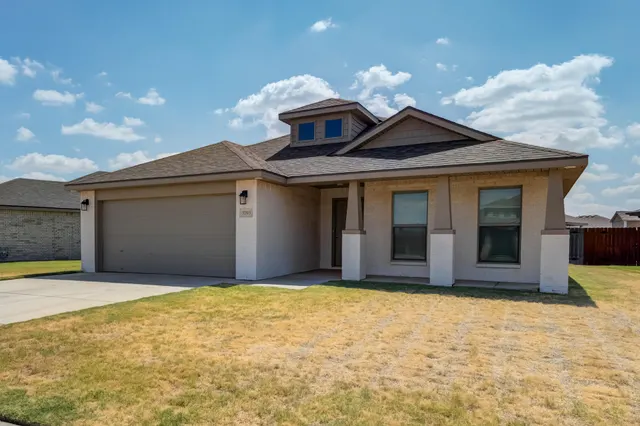 Photo 8 — 3203 Valencia Avenue, Lubbock, TX 79407