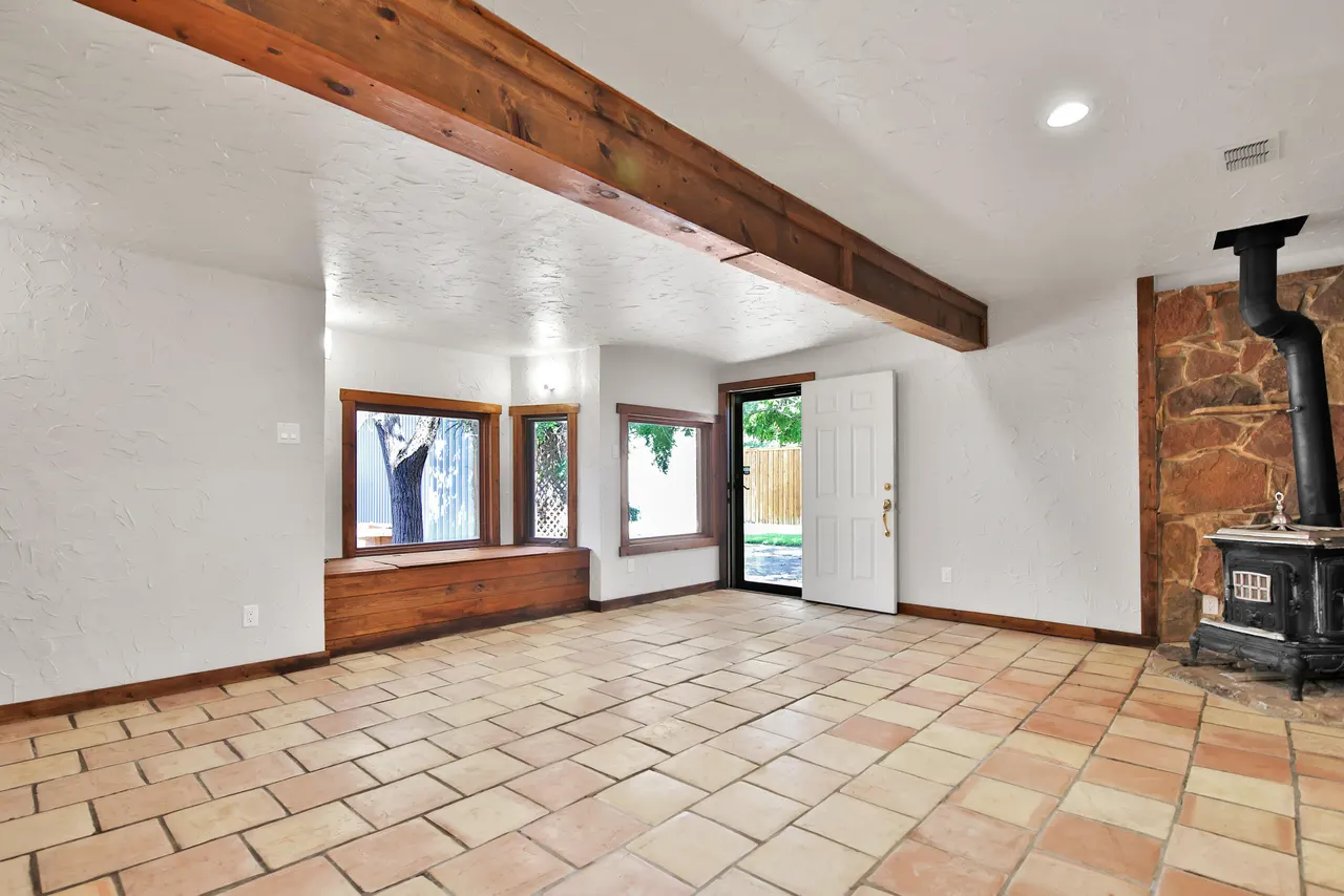 Photo 11 — 5605 Geneva Avenue, Lubbock, TX 79413