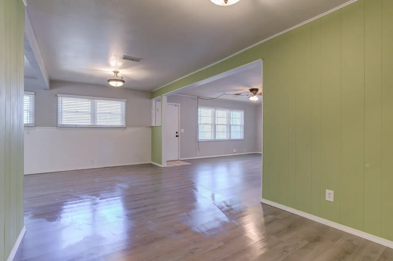 Photo 3 — 4202 52nd Street, Lubbock, TX 79413