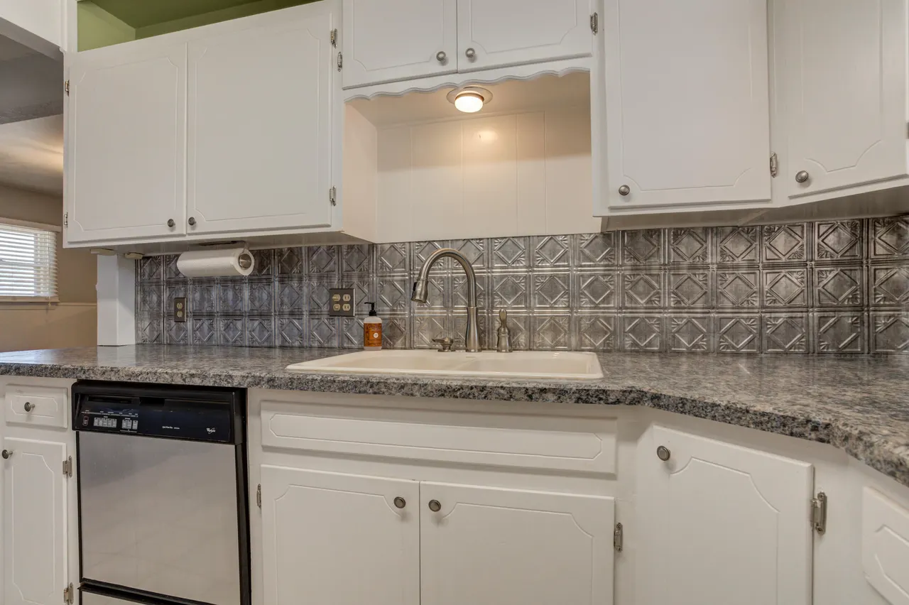 Photo 9 — 4202 52nd Street, Lubbock, TX 79413
