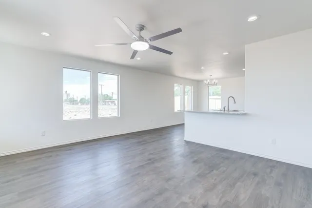 Photo 2 — 923 E Fordham Street, Lubbock, TX 79403
