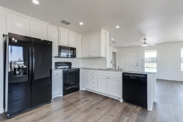 Photo 3 — 923 E Fordham Street, Lubbock, TX 79403
