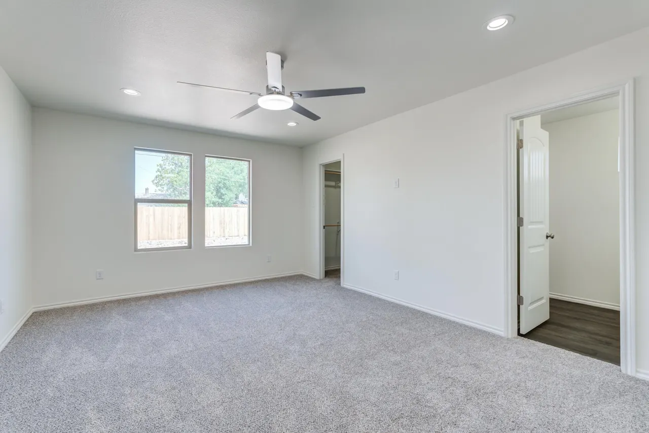 Photo 4 — 923 E Fordham Street, Lubbock, TX 79403