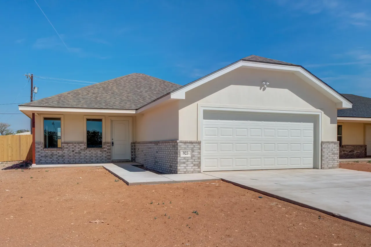 Photo 6 — 923 E Fordham Street, Lubbock, TX 79403