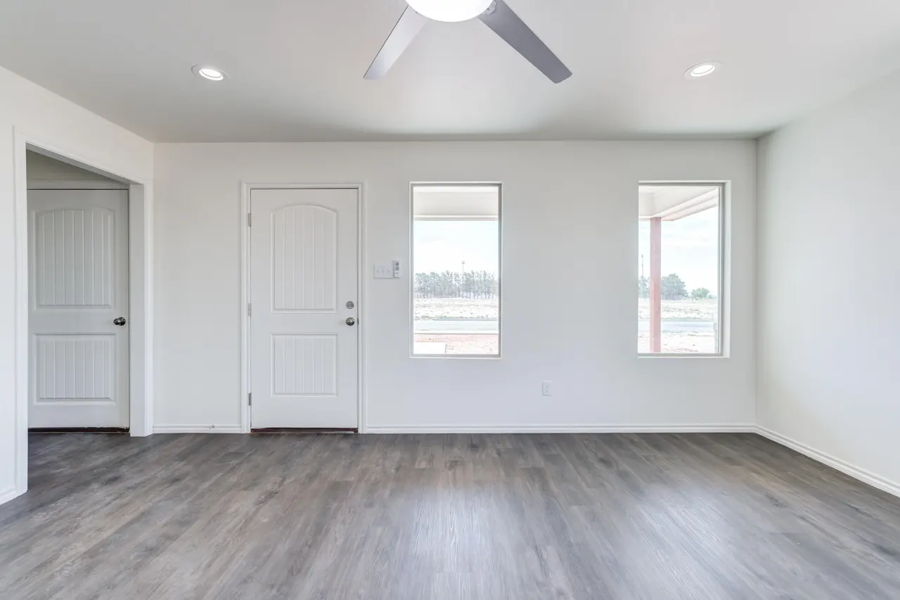 Photo 10 — 923 E Fordham Street, Lubbock, TX 79403