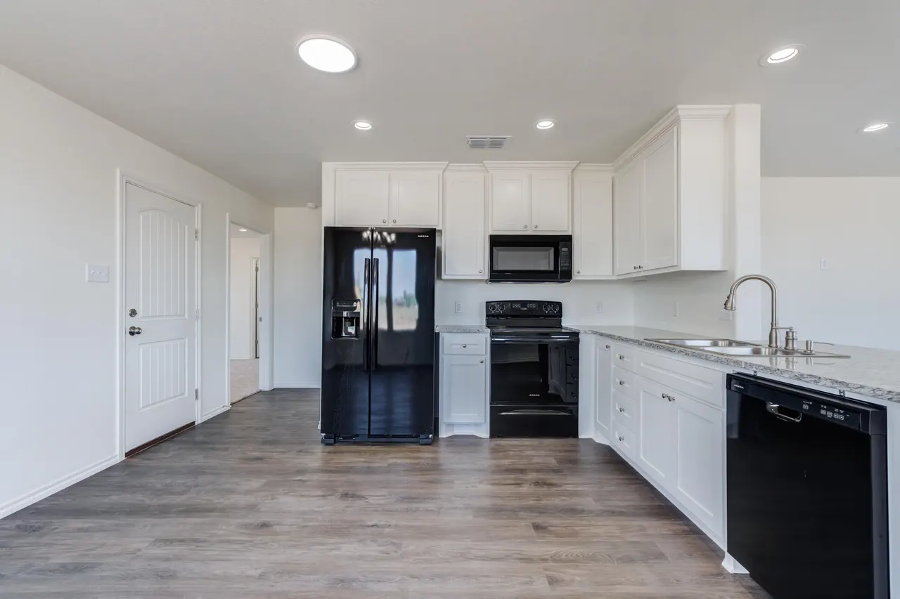 Photo 15 — 923 E Fordham Street, Lubbock, TX 79403