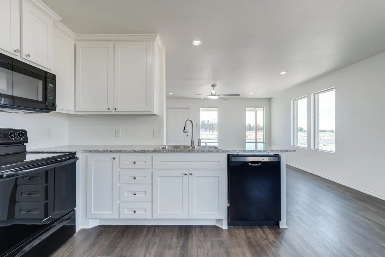 Photo 16 — 923 E Fordham Street, Lubbock, TX 79403