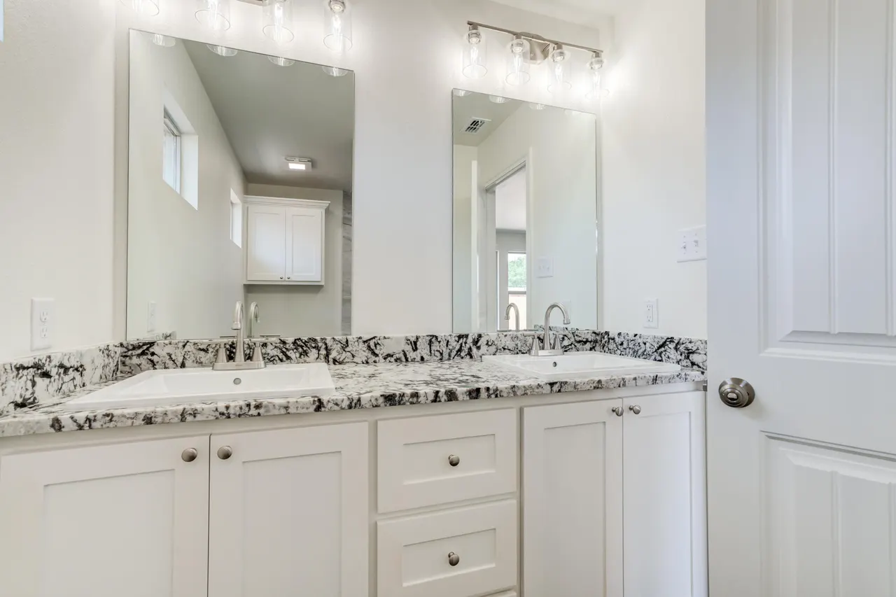 Photo 23 — 923 E Fordham Street, Lubbock, TX 79403