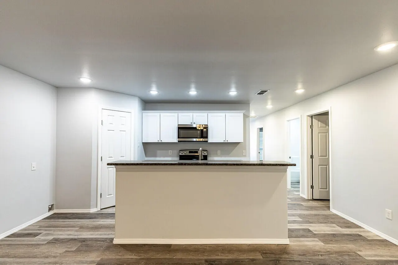 Photo 4 — 1104 N Englewood Avenue B, Lubbock, TX 79416