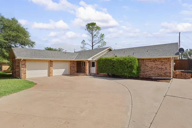Front exterior — 2209 Rice Drive, Levelland, TX 79336