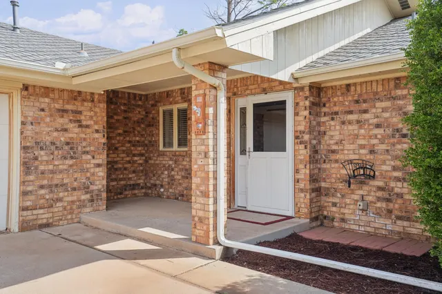 Photo 3 — 2209 Rice Drive, Levelland, TX 79336