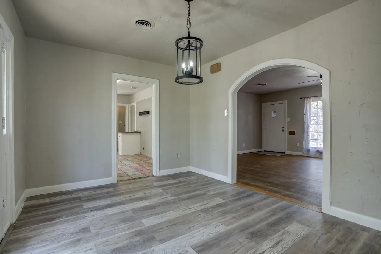 Photo 11 — 1707 31st Street, Lubbock, TX 79411